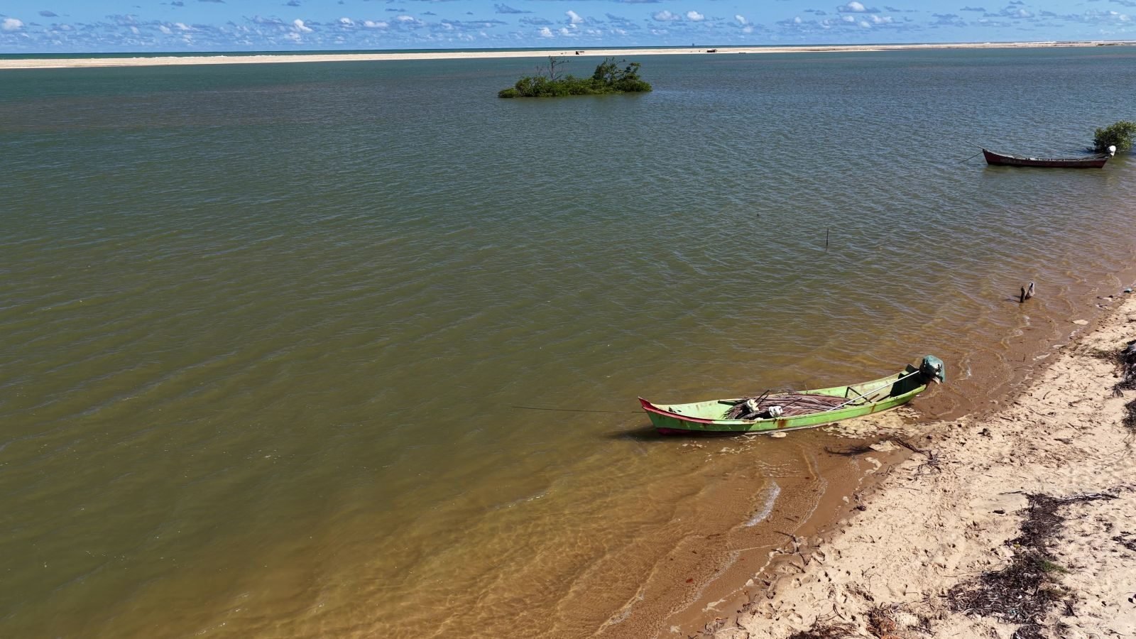 Barcos de pesca em Boca da Barra